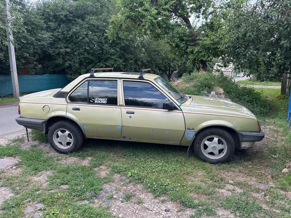 Продам автомобіль Опель Аскона