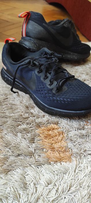 Кросівки Nike shield