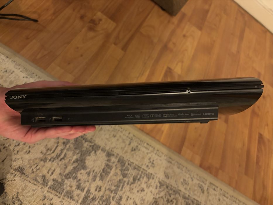 Vendo/ Troco PS3 500gb + comando + 9 jogos
