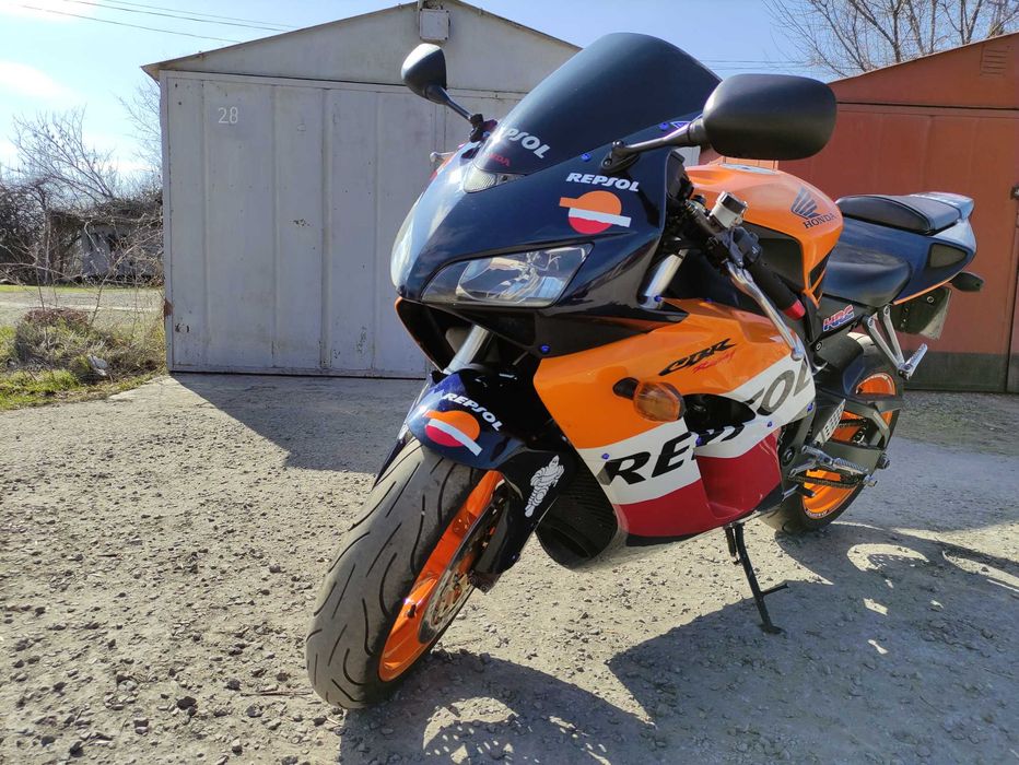 Honda CBR 1000RR  2005