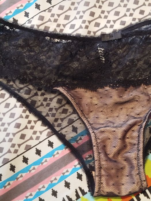 Czarne majtki z koronką  XS 34  Etam