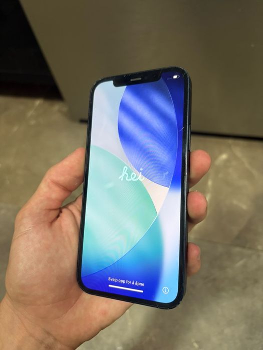 Iphone 12.