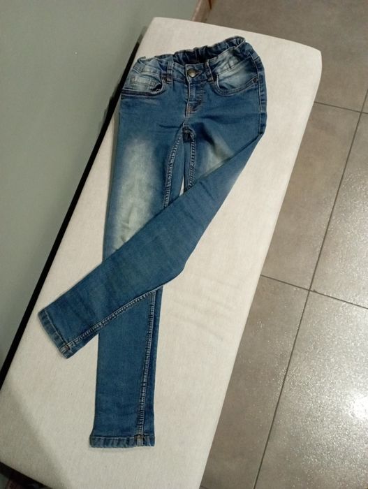 Spodnie dziewczęce 134 jeansy