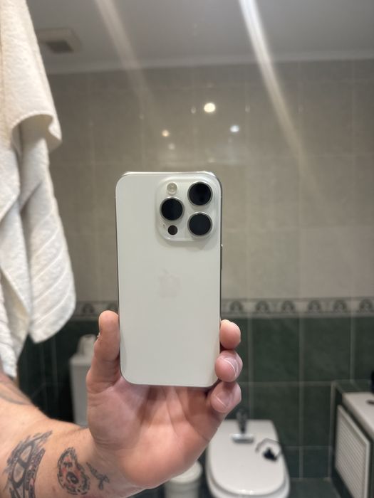 Iphone 15 pro 256g sem nehuma mar ca de uso com caixa e acessorios .