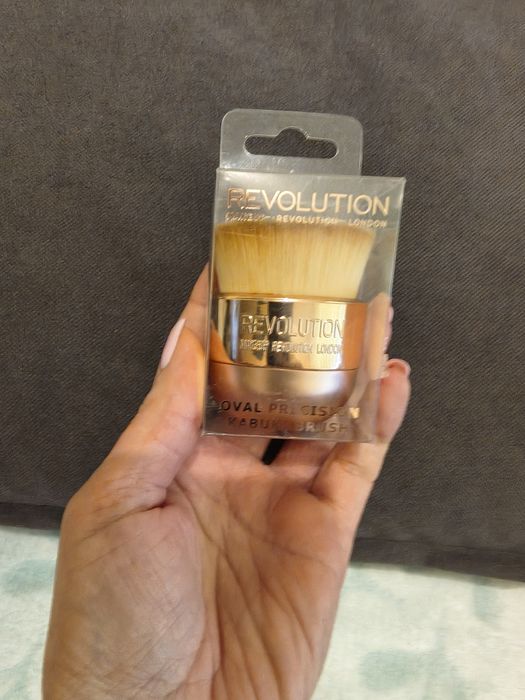 Pędzel kabuki Revolution