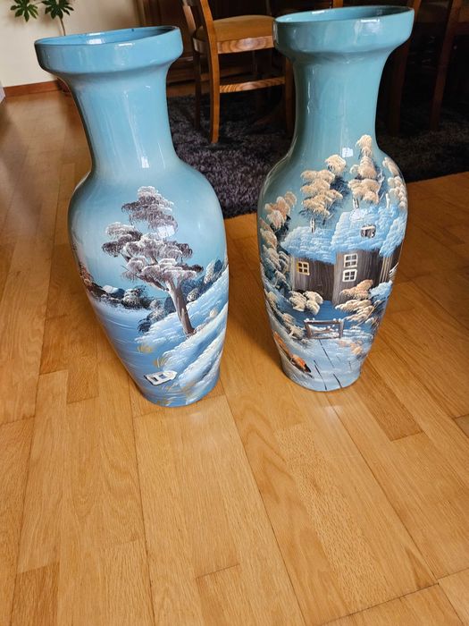 Tesouros do Passado: Par de Jarros Antigos e Exclusivos