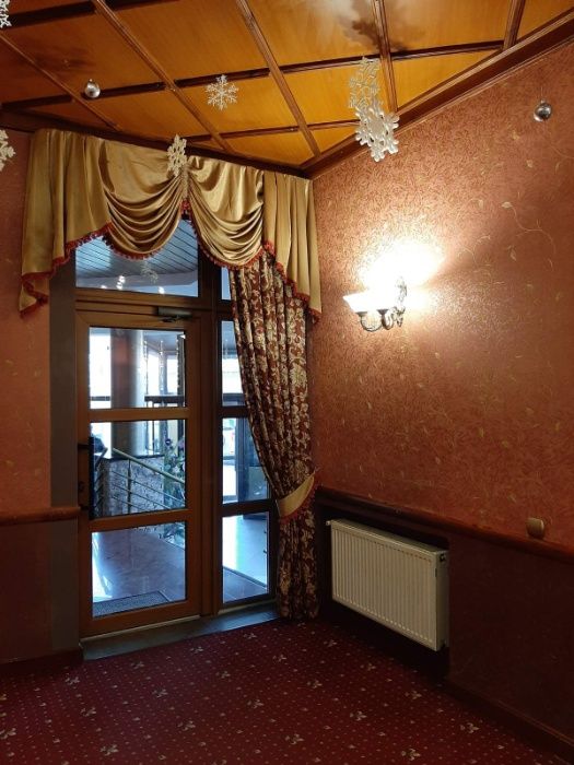 Готельно-ресторанний комплекс, Велика Окружна, фасад