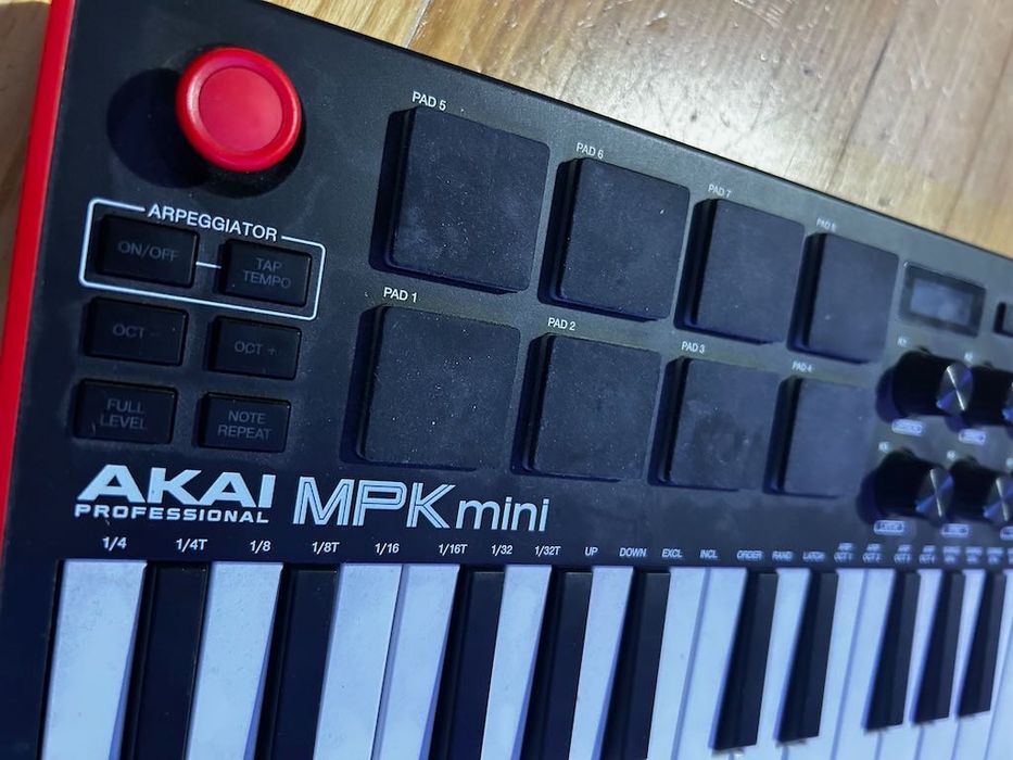 AKAI MPK MINI MK3 - klawiatura sterująca