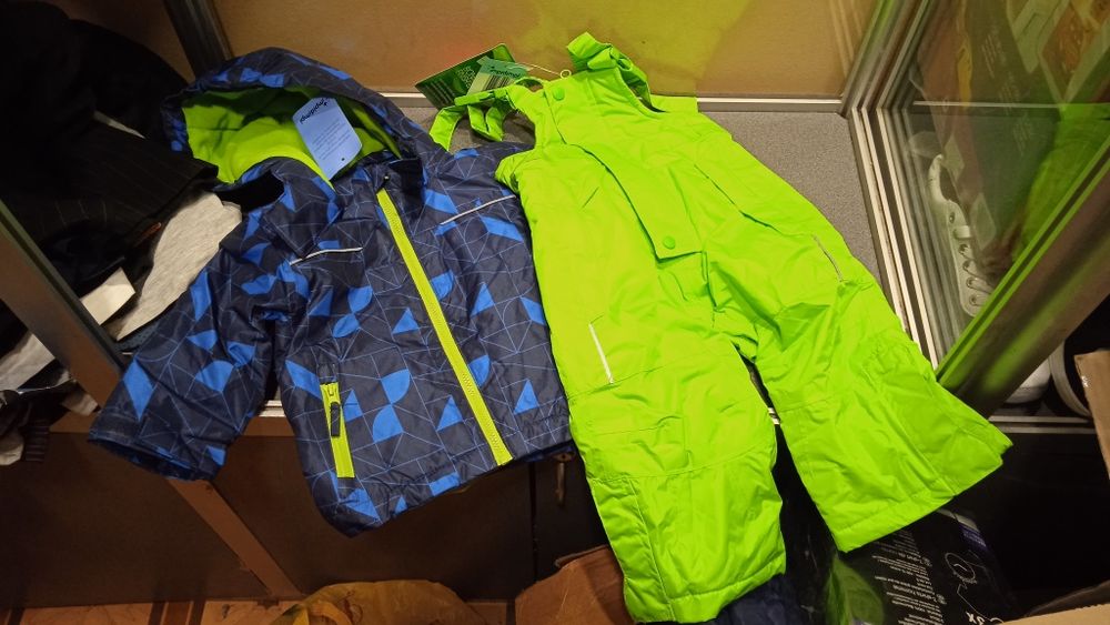 Лыжные куртки на мембране , комбинезоны, штаны,