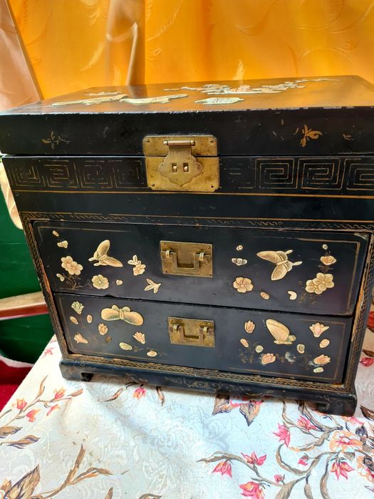 Шкатулка-комод для украшений, дерево, Китай 50г.