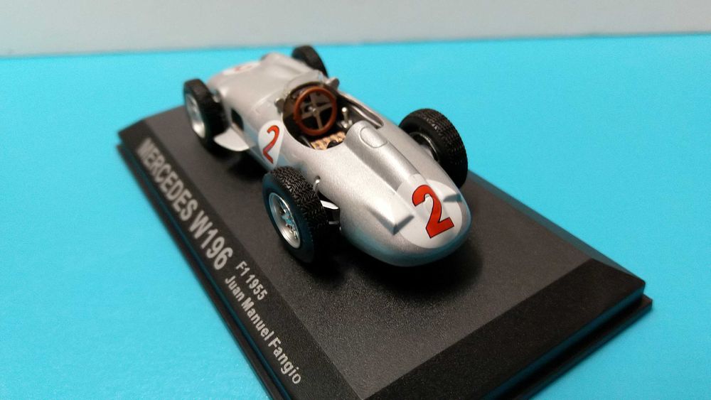 Mercedes W196 #2 - J.M. Fangio: Campeão Mundial F1 1955 - escala 1/43
