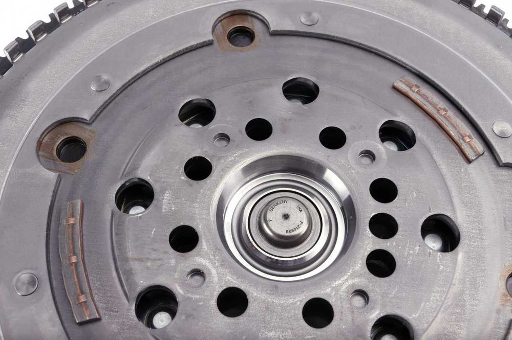 Комплект сцепления + выжимной Sprinter 906 OM646 2.2CDI LuK (Германия)