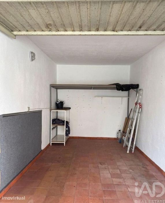 Parque de Estacionamento / Garagem / Box em Montijo e Afonsoeiro de 15
