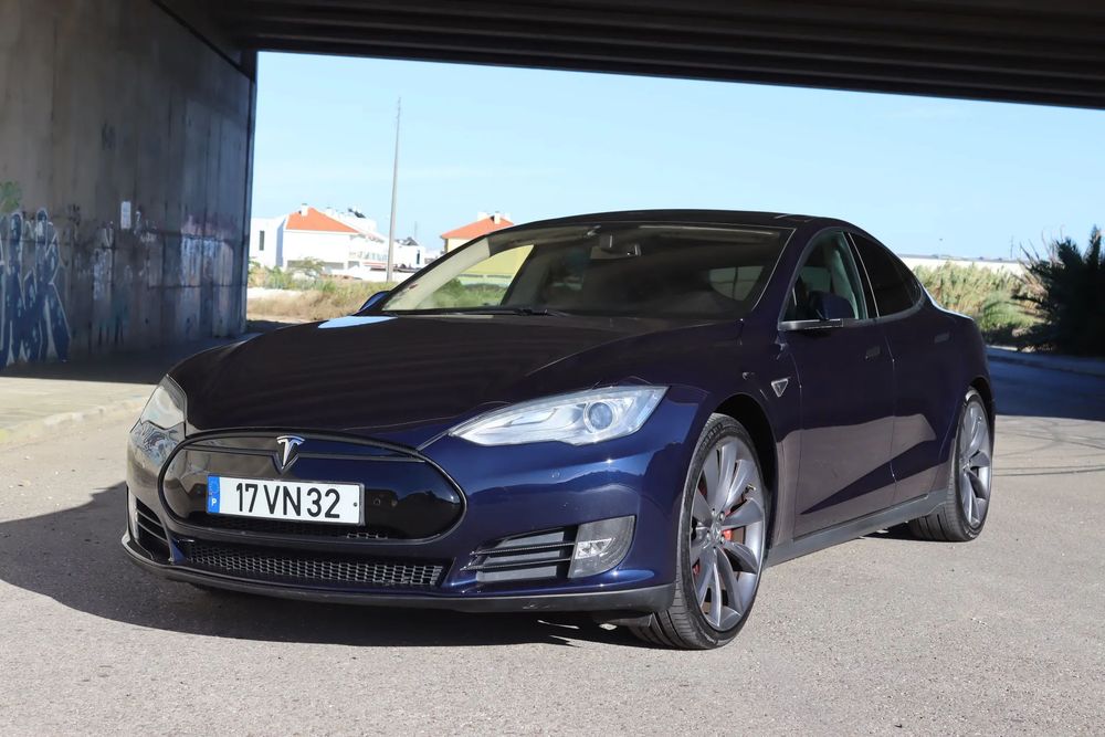 Tesla Model S 85 Performance