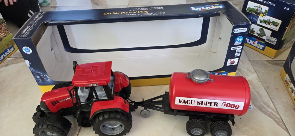 Bruder 01184 Case z cysterną Vacu Super 5000