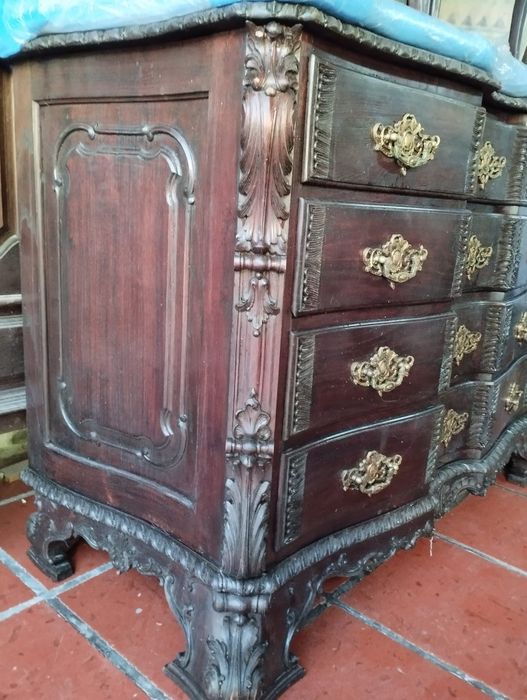 Quarto lacado antigo & cómodas