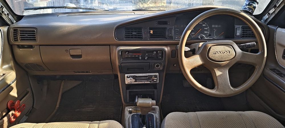 Продам Mazda capella