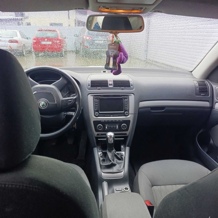 Продаю автомобіль Skoda 1.8 бензин