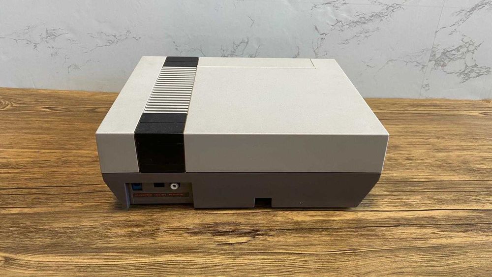 Consola Nintendo NES + 2 comandos