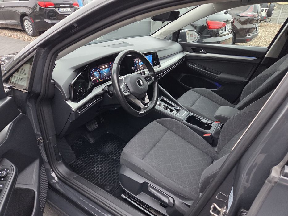 VW Golf VIII 1,5 eTSI Automat Faktura VAT23%