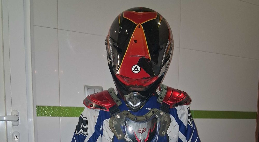 Capacete todo terreno acerbis e oculos