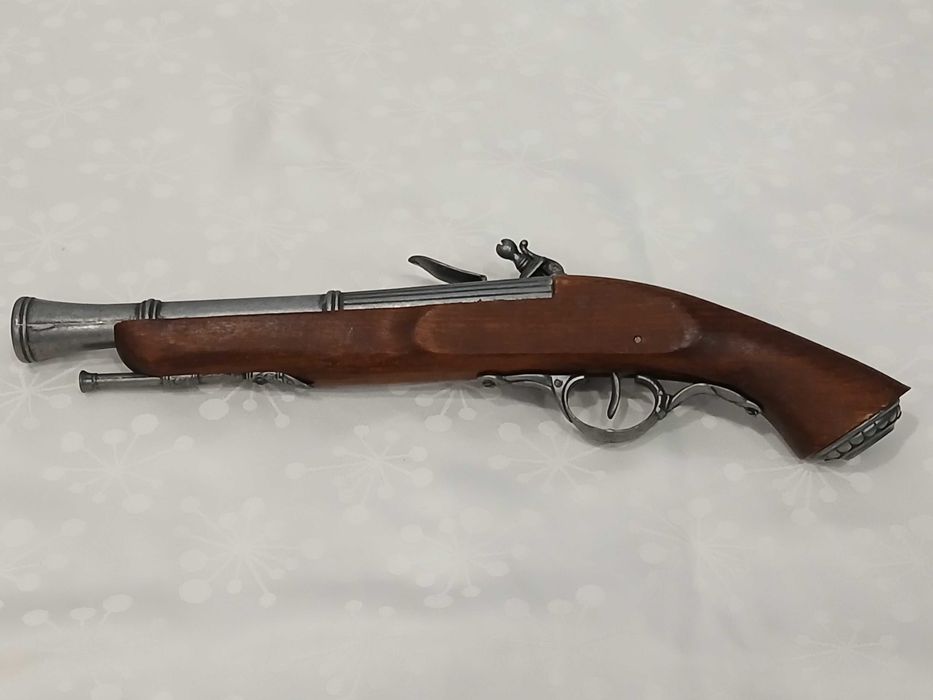 Replica pistola de Pederneira