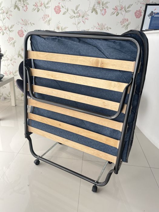 Cama dobravel  pouco usada