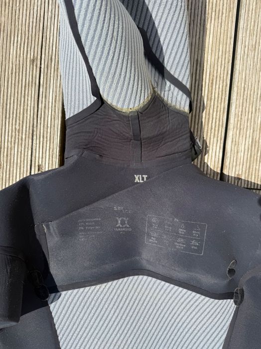 Fato surf inverno 5/4 com capuz Yamamoto XLT muito quente bom estado