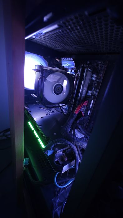 Komputer GAMINGOWY: i7 + GTX 1070 + 2 Monitory (165Hz) + Razer + Mikro