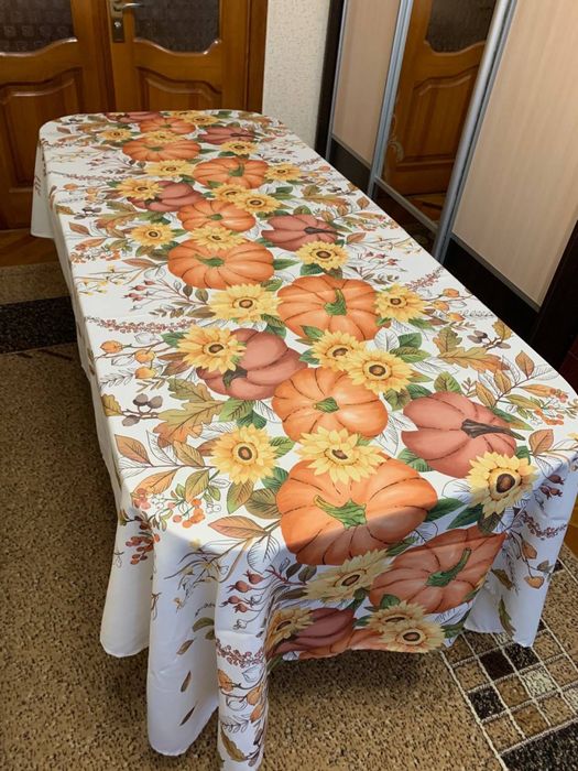Скатертини Льон.