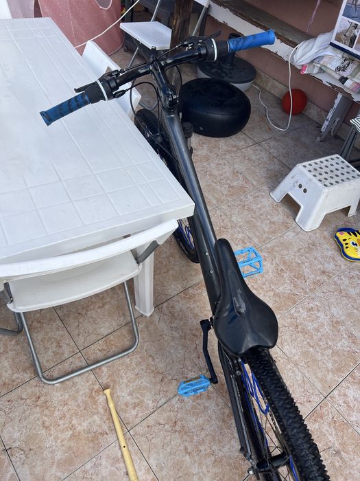Bicicleta st100 com destaques em azul NEGOCIALVEL