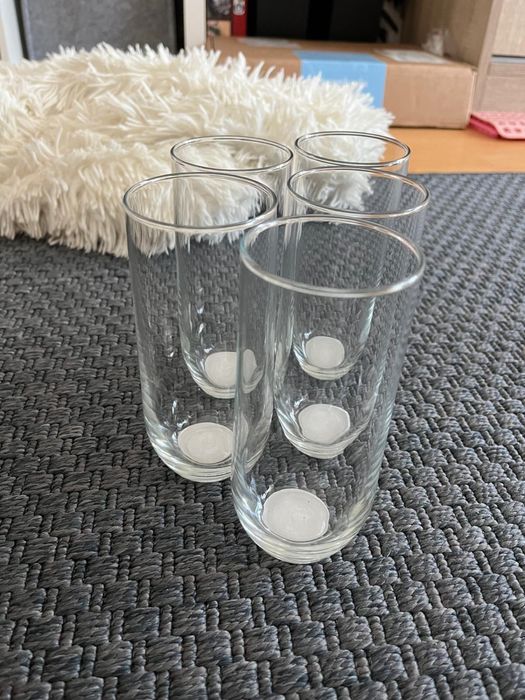 Copos altos de vidro novos