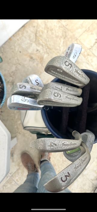 Saco com varios tacos de golfe - set ou conjunto