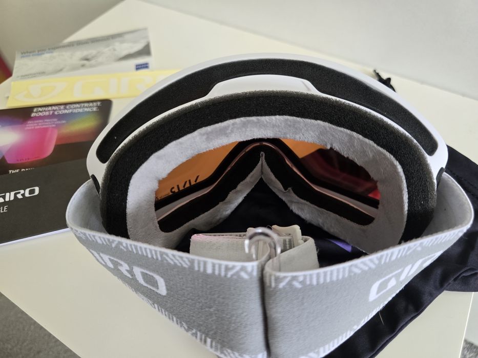 NOWE Damskie gogle narciarskie Giro Millie w wersji kolorystycznej White Core Light z różową szybą VIVID Pink