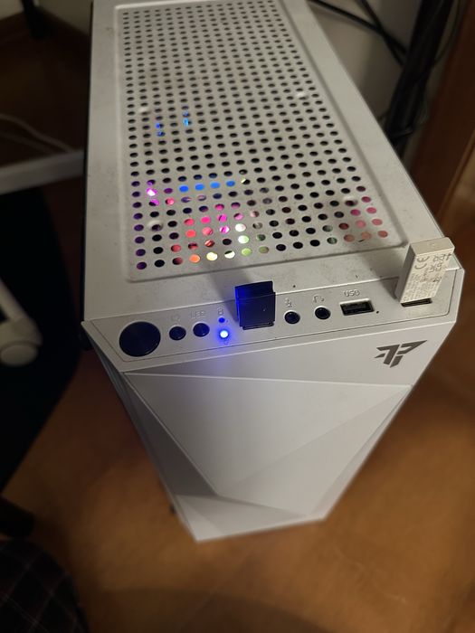 Vendo PC com monitor