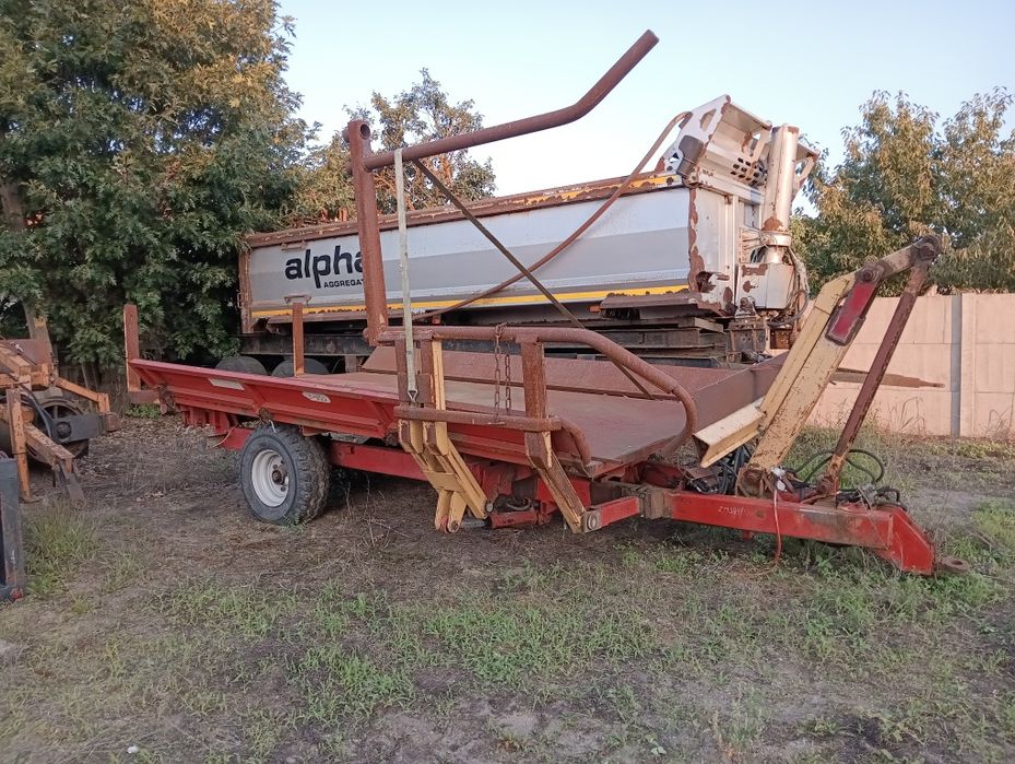 Przyczepa samozaładowacza do bel balotow SIPMA T-150 laweta kiper