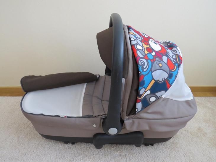 Коляска детская очень удобная 3в1