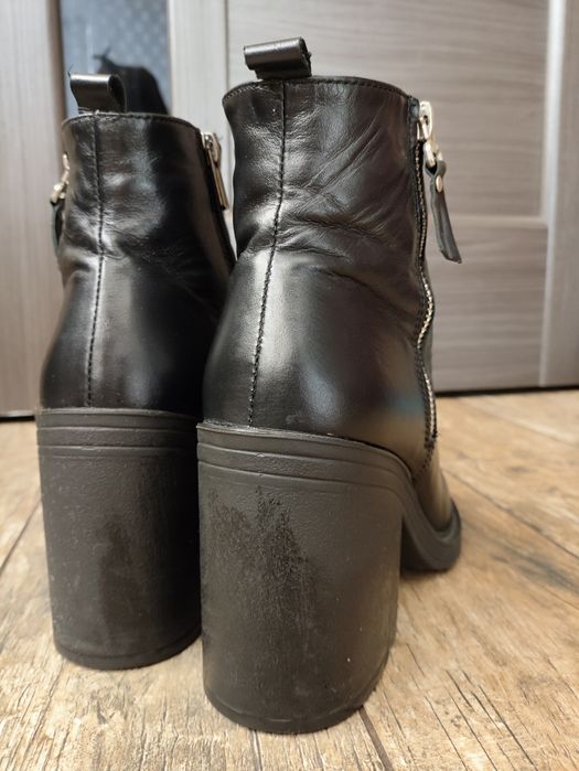 Кожаные ботинки на устойчивом каблучке