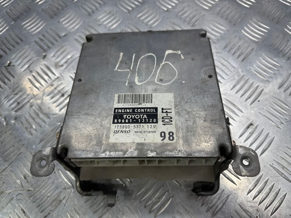 Блок управления двигателя Toyota Corolla Verso  8966113120