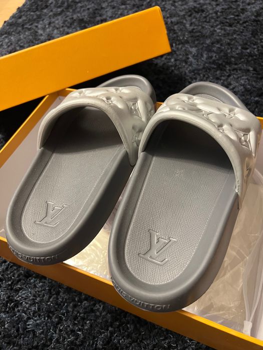 LV klapki waterfront mule wodoodporne szare srebrne