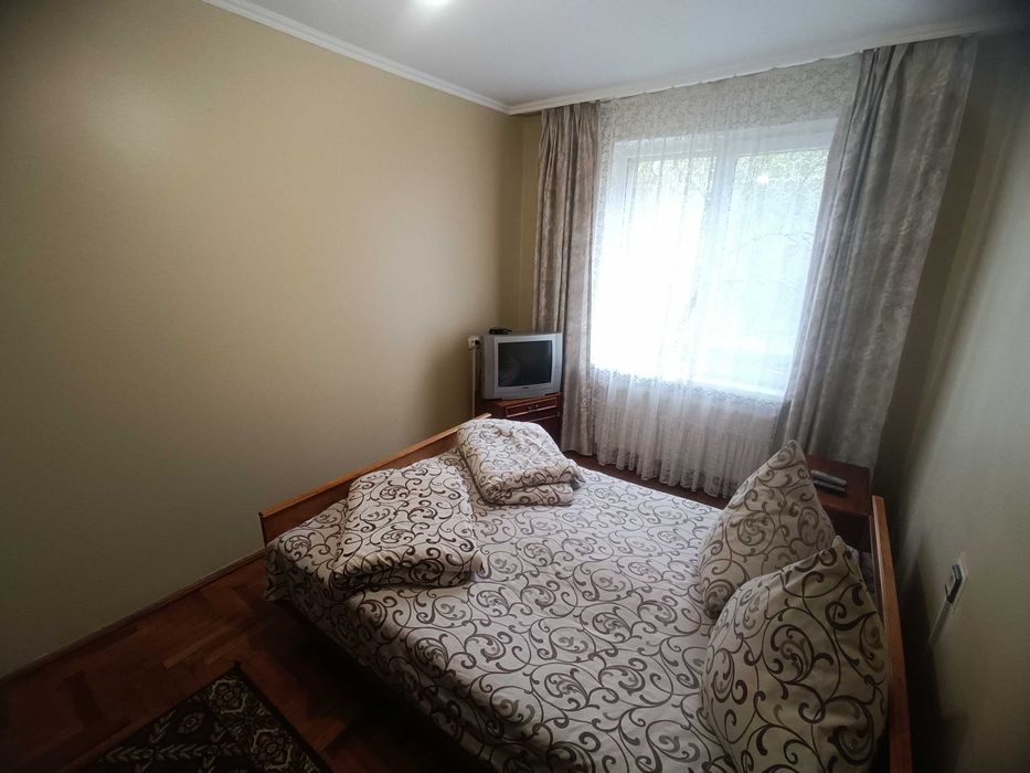 ПОДОБОВА ОРЕНДА 2-х кімнатної квартири на 1-му поверсі ПОБЛИЗУ БАСЕЙНУ