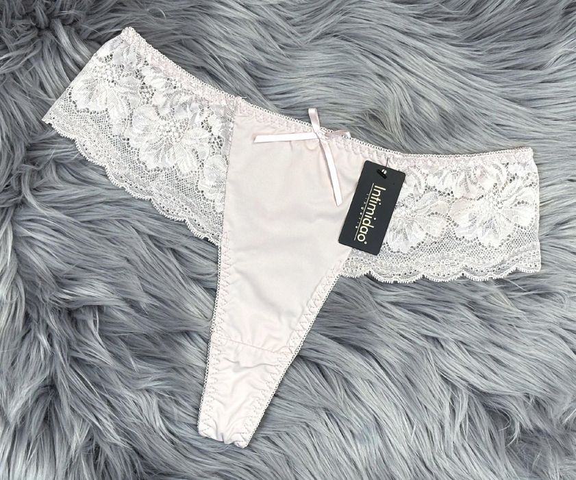 xl 42 stringi majtki koronka intimidao pudrowe