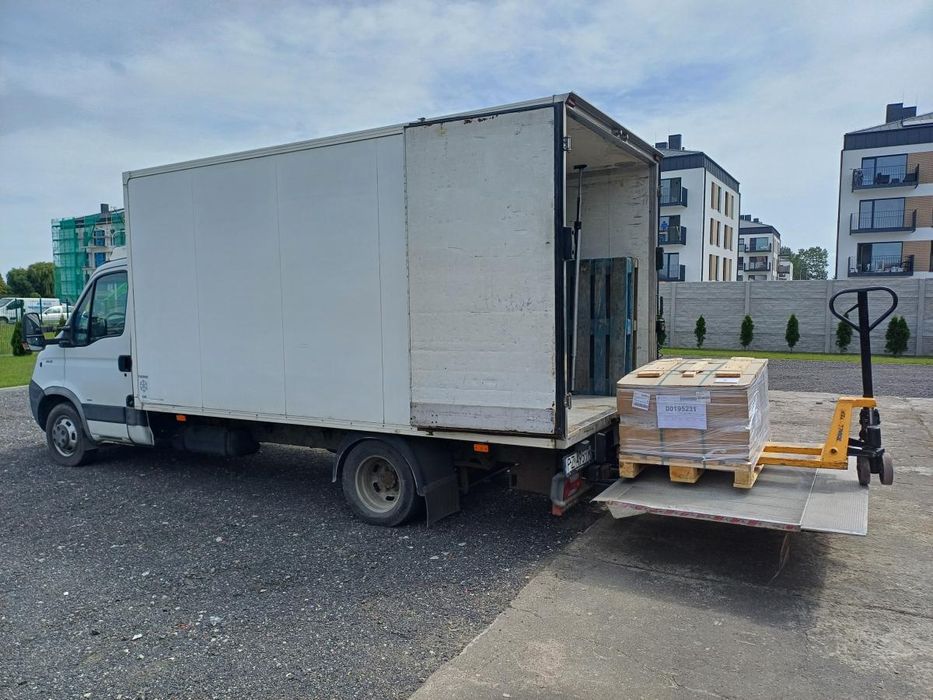 Przeprowadzki Transport Toruń Auto z Winda Firma Przeprowadzkowa