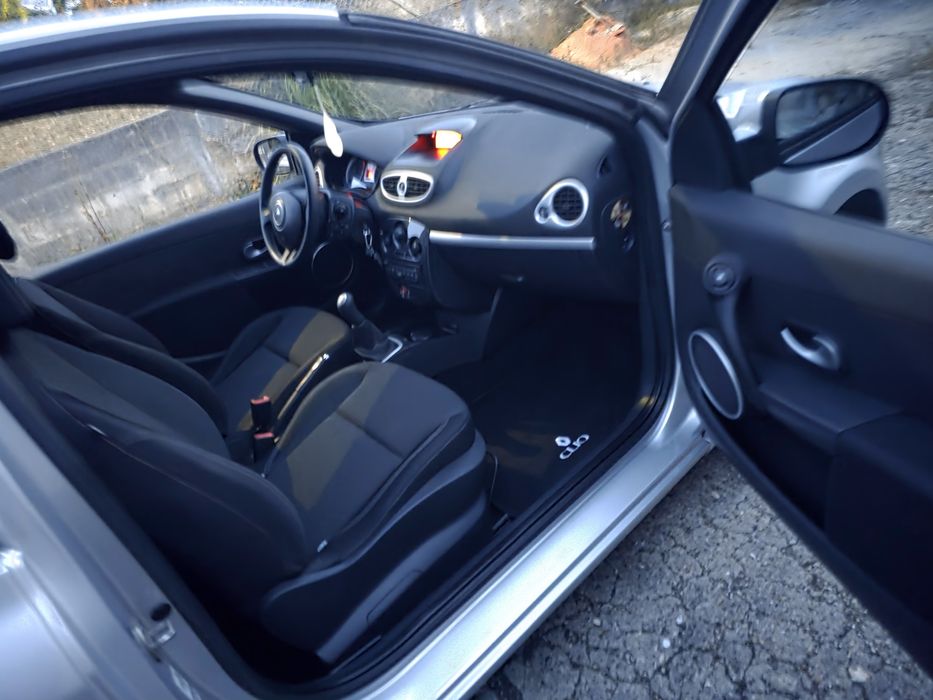 Renault clio comercial 2012
