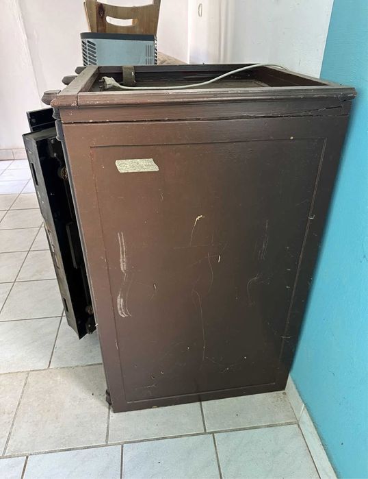 Stary, ozdobny sejf zabytkowy (Lemberg) do renowacji