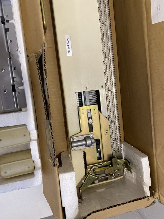 Brother kr 830, друга фонтура (передня, додаткова, вязальна машина)