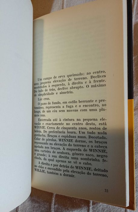 Dias Felizes, Samuel Beckett