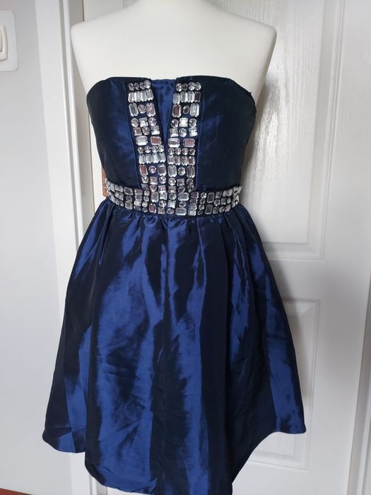 Sukienka z kryształkami r36