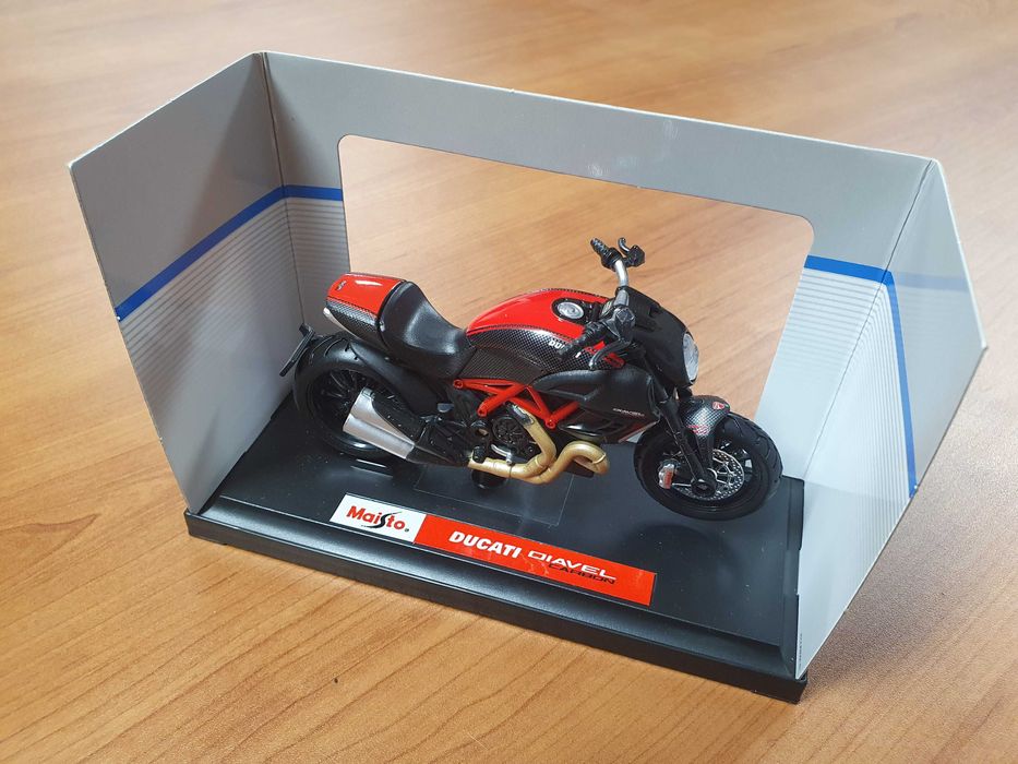 Ducati Diavel Carbon 1:18
