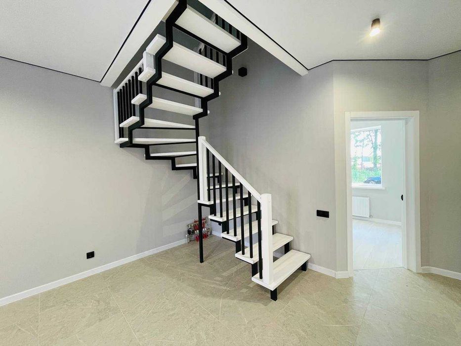 Продаж таунхаусу з дизайнерським ремонтом у Вінниці!